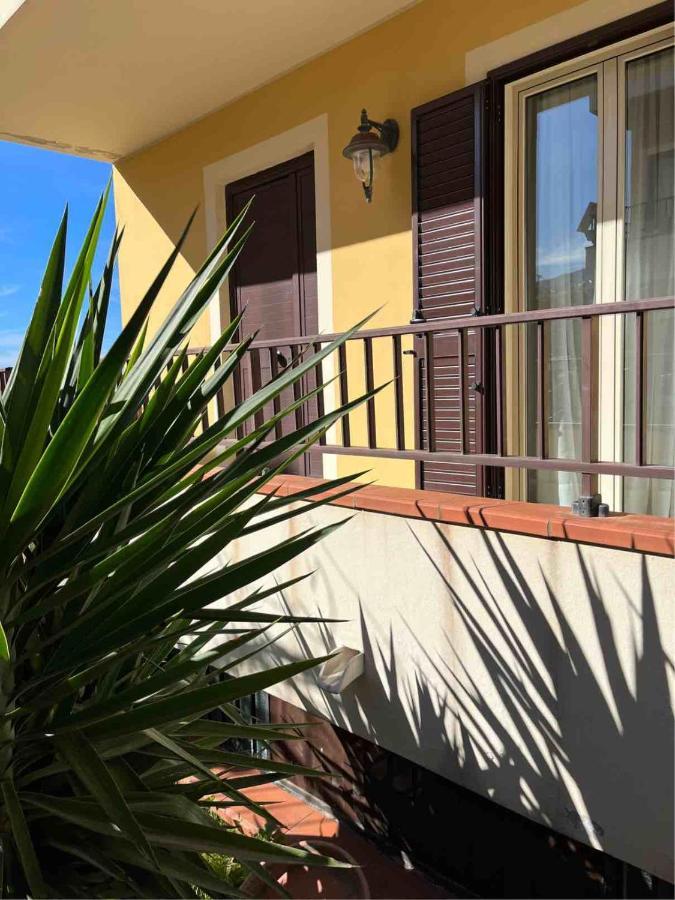 Villa Rosy'S House Patti Exterior foto