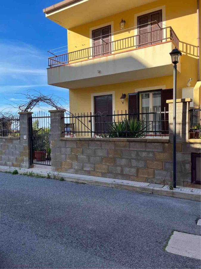 Villa Rosy'S House Patti Exterior foto